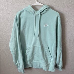 Nike Men’s Sportswear Club Fleece Pullover Hoodie mint green
